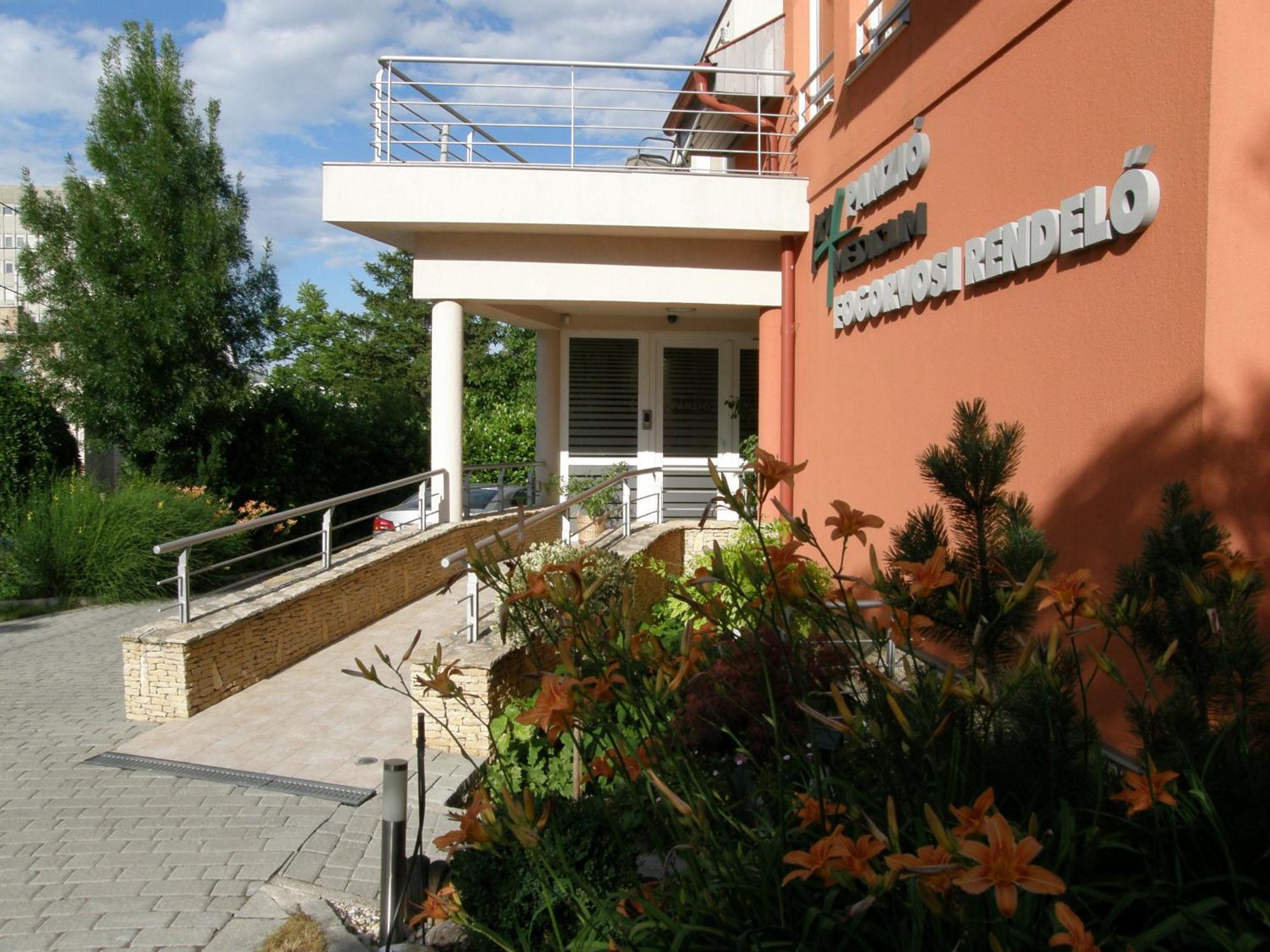 Promedicum Panzio Otel Veszprém Dış mekan fotoğraf